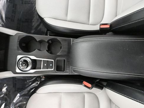 Used 2024 Ford Escape Platinum image 34