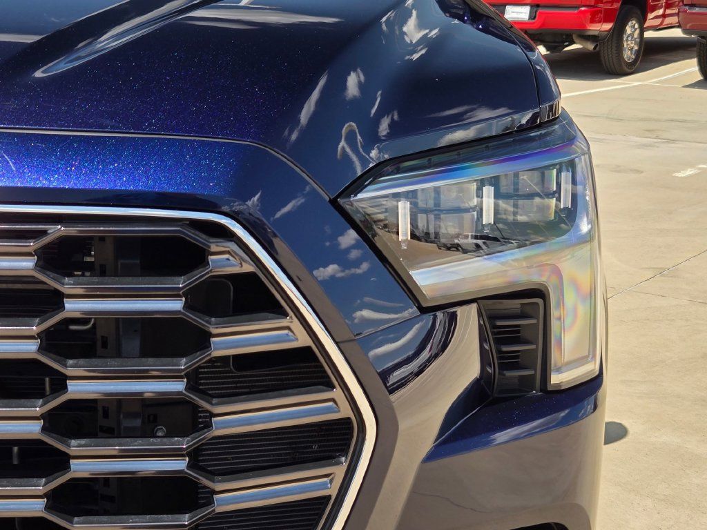 Used 2025 Toyota Sequoia Platinum AWD/4WD image 34
