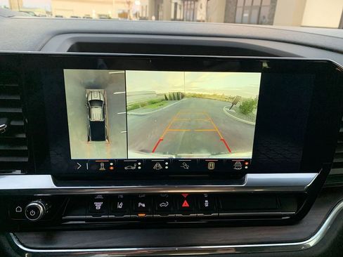 Used 2024 GMC Sierra 3500 SLT w/ SLT Premium Package image 26