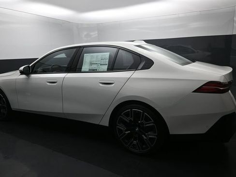 New 2024 BMW 530i w/ M Sport Package image 3