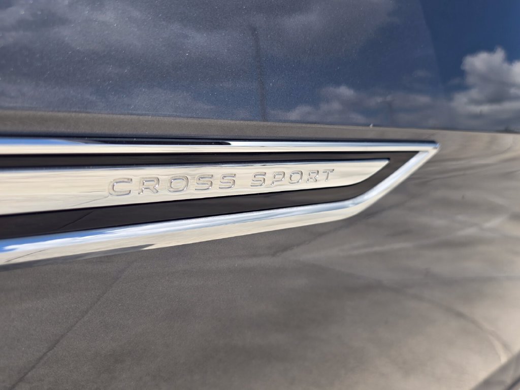 Certified 2024 Volkswagen Atlas Cross Sport SE FWD image 14