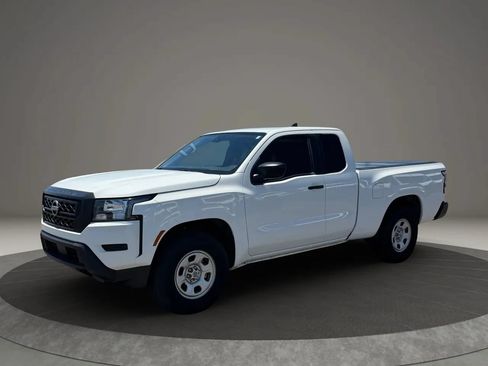 Used 2024 Nissan Frontier S w/ Technology Package RWD image 2