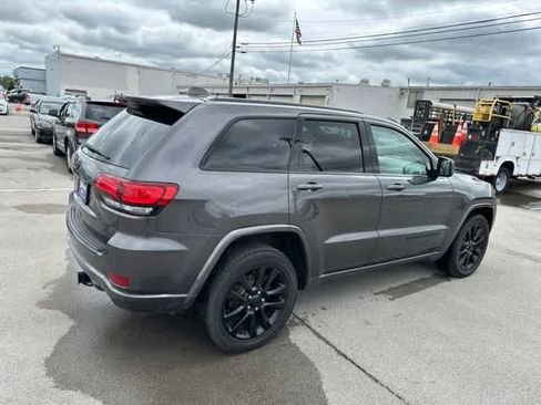 Used 2017 Jeep Grand Cherokee Altitude AWD/4WD image 19