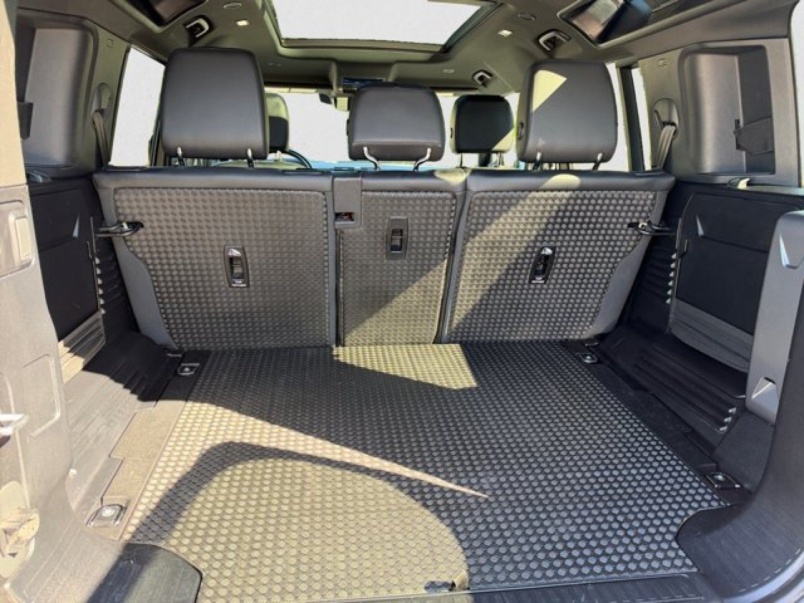 Used 2024 Land Rover Defender 110 S AWD/4WD image 19