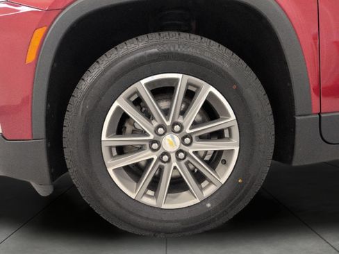 Used 2023 Chevrolet Traverse LT AWD/4WD image 3