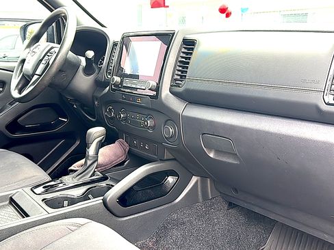 Used 2023 Nissan Frontier SV w/ Midnight Edition Package image 21