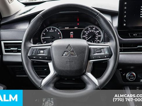 Used 2025 Mitsubishi Outlander SE image 34