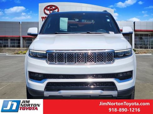 Used 2022 Jeep Grand Wagoneer Series II image 2