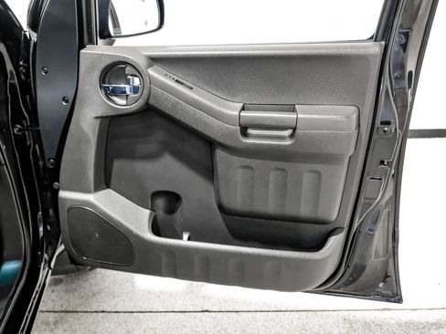 Used 2015 Nissan Xterra PRO-4X AWD/4WD image 39