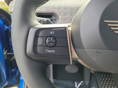 Used 2025 MINI Cooper 2-Door Hardtop image 18