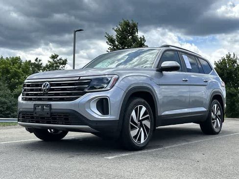 Used 2024 Volkswagen Atlas SE AWD/4WD image 19