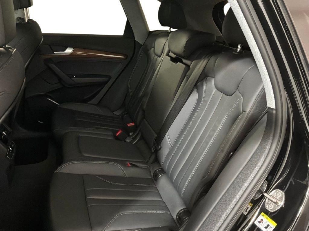 Used 2023 Audi Q5 e Premium w/ Convenience Package AWD/4WD image 16