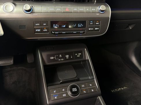 Used 2024 Hyundai Kona Limited FWD image 21