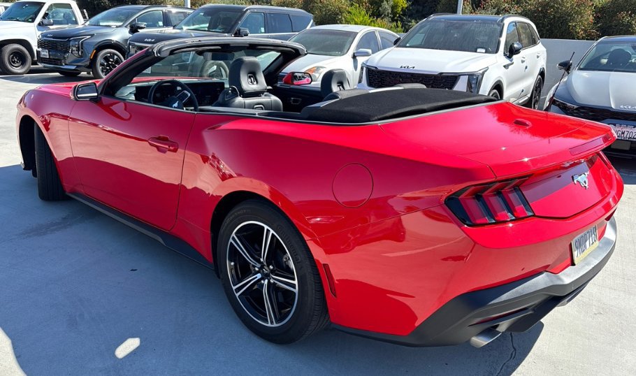 Used 2024 Ford Mustang Convertible RWD image 6