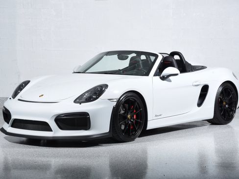 Used 2016 Porsche Boxster Spyder RWD image 2