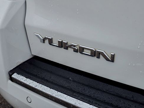 Used 2018 GMC Yukon Denali w/ Open Road Package image 23