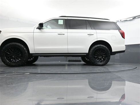 New 2025 Ford Expedition Active image 27