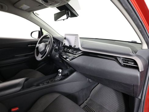 Used 2020 Toyota C-HR LE image 23