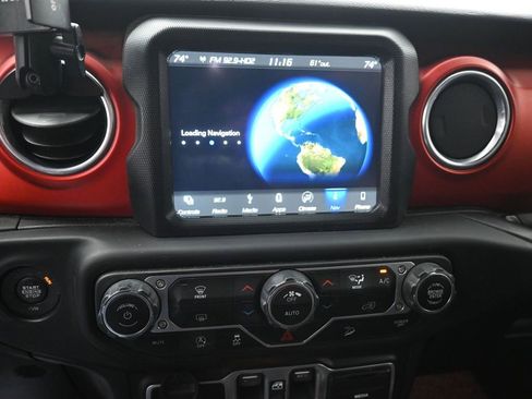 Used 2018 Jeep Wrangler Unlimited Rubicon image 3