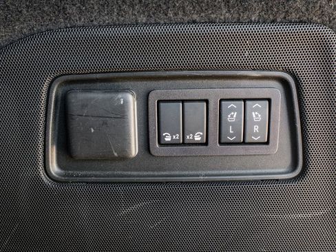 Used 2024 Cadillac Escalade ESV Sport Platinum w/ LPO, ONYX Package AWD/4WD image 47