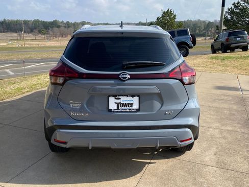 Used 2023 Nissan Kicks SV image 5