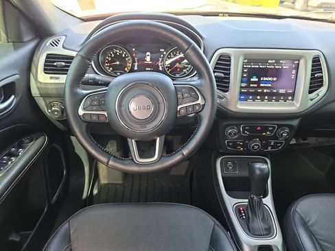 Used 2021 Jeep Compass Latitude w/ Driver Assistance Group FWD image 9