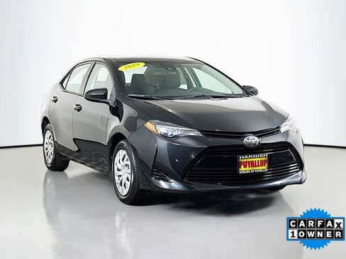 Used 2019 Toyota Corolla LE image 1