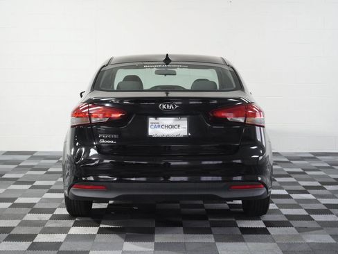 Used 2017 Kia Forte LX FWD image 4