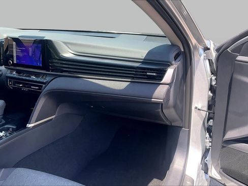 Used 2026 Toyota Camry LE w/ Convenience Package FWD image 18