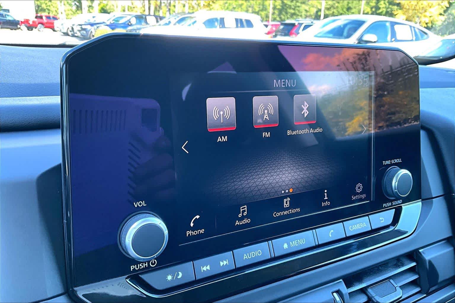 Used 2023 Nissan Pathfinder S AWD/4WD image 37