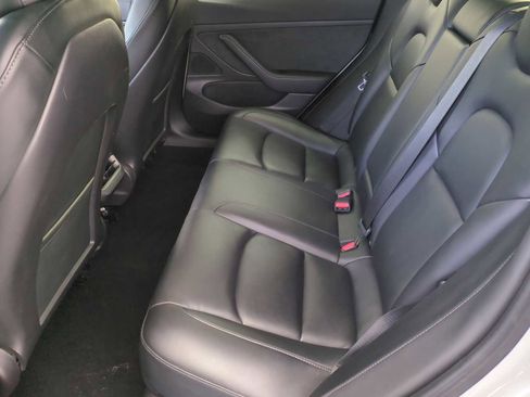 Used 2021 Tesla Model 3 Standard Range Plus image 18