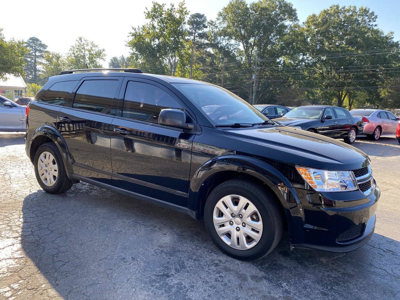Used 2019 Dodge Journey SE FWD image 3