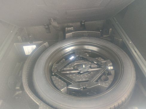 Used 2021 Cadillac XT5 Premium Luxury image 10