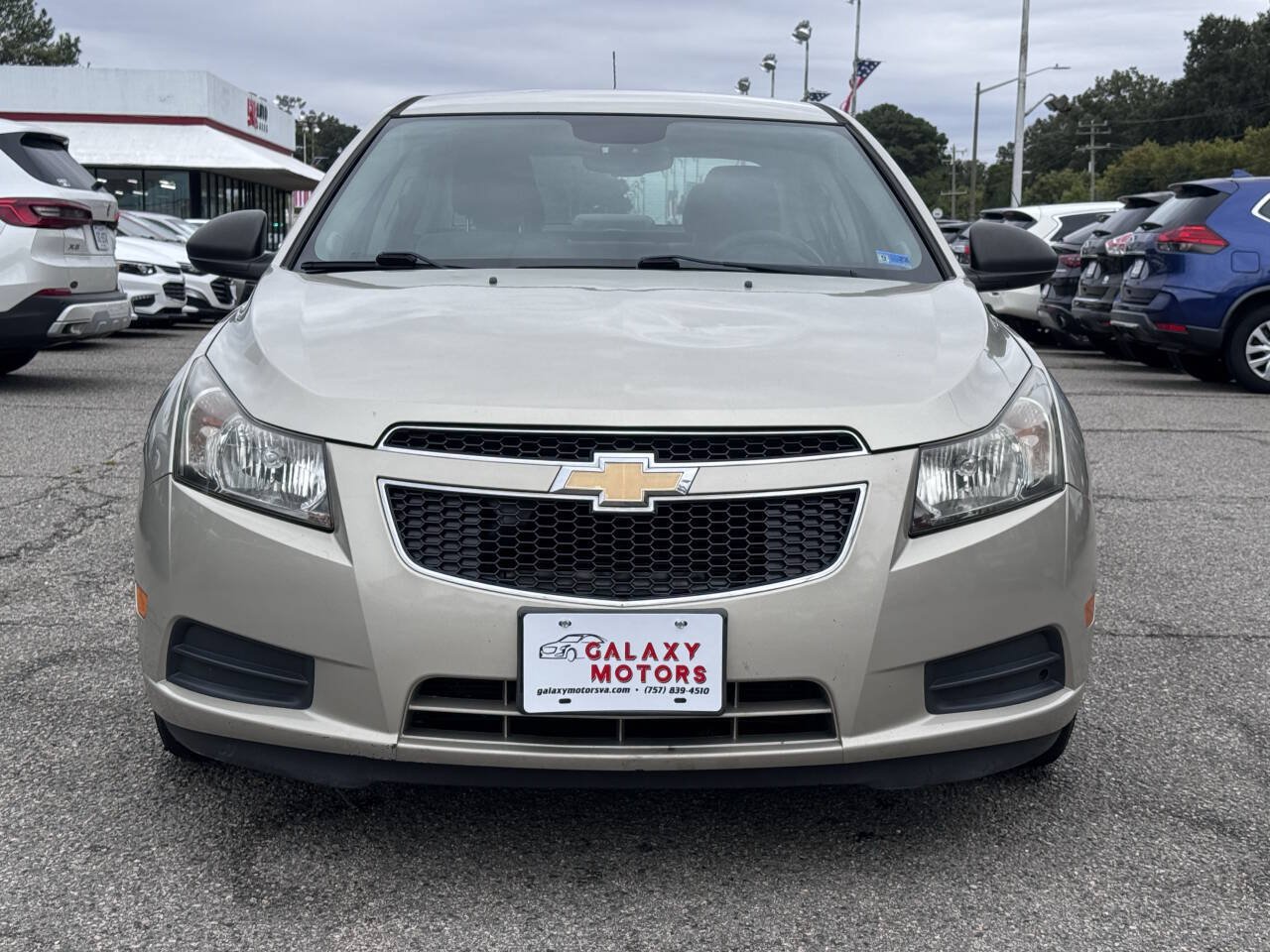 Used 2013 Chevrolet Cruze LS FWD image 2
