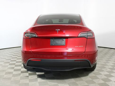 Used 2024 Tesla Model Y Long Range AWD/4WD image 33