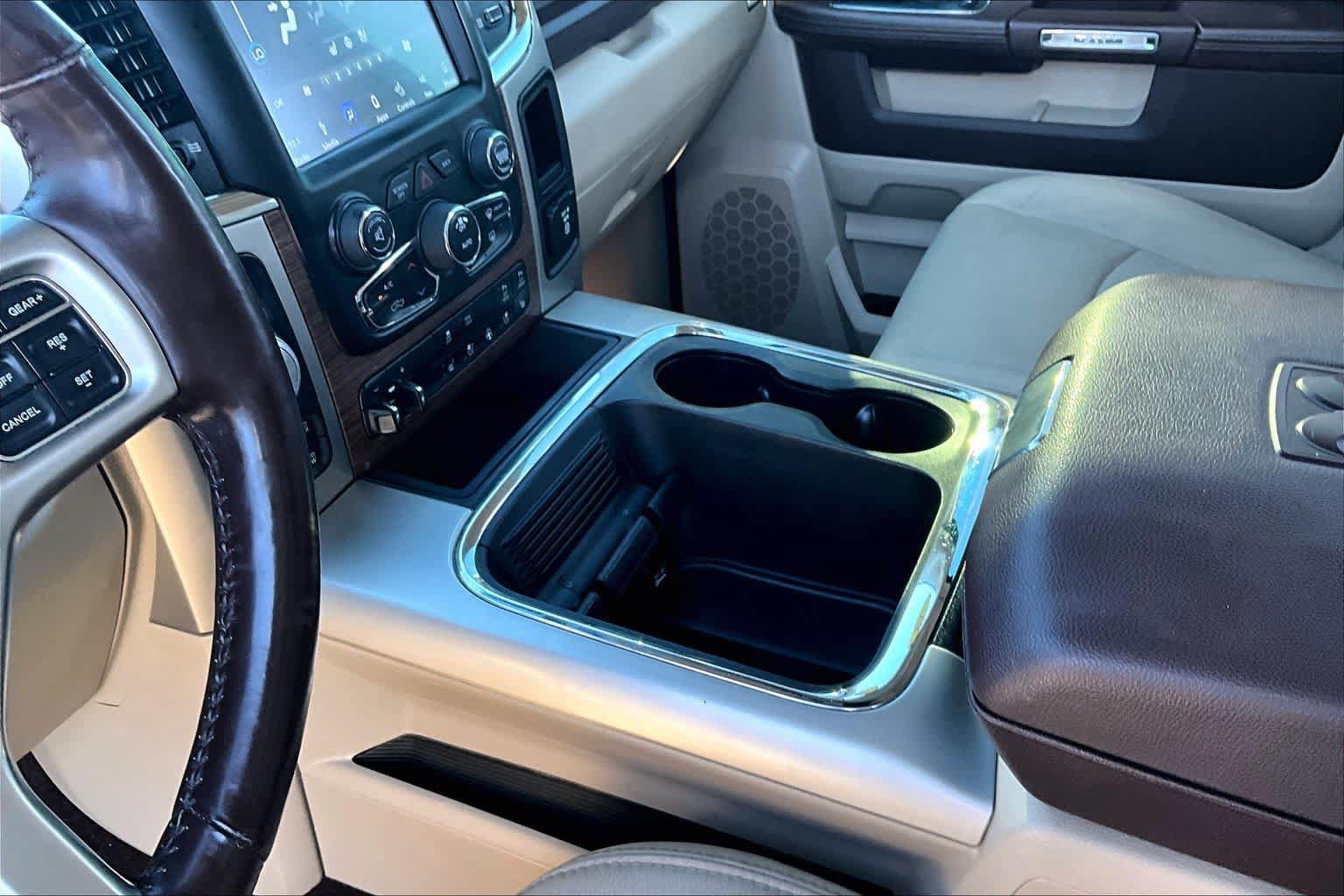 Used 2018 RAM 1500 Laramie w/ Convenience Group AWD/4WD image 16