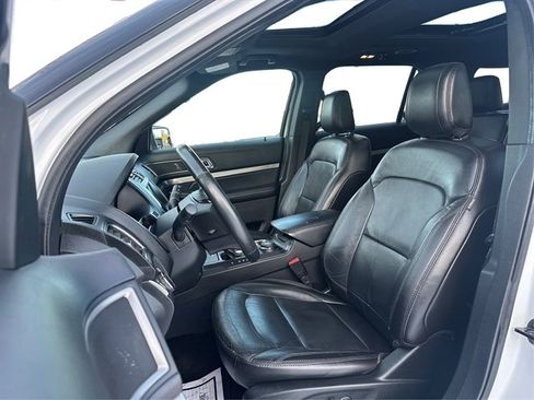 Used 2018 Ford Explorer XLT w/ Equipment Group 202A image 42