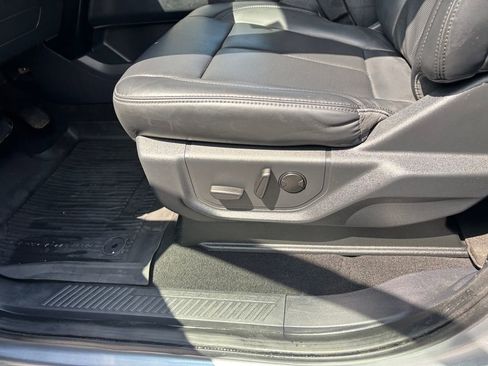 Used 2024 Ford Expedition Max XLT image 18