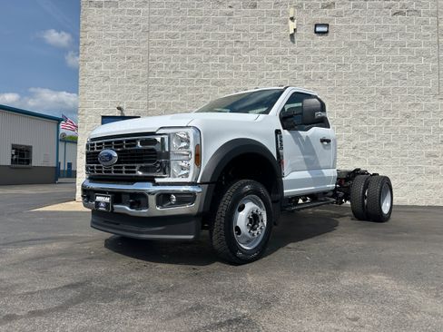 New 2026 Ford F550 4x4 Regular Cab Super Duty image 3