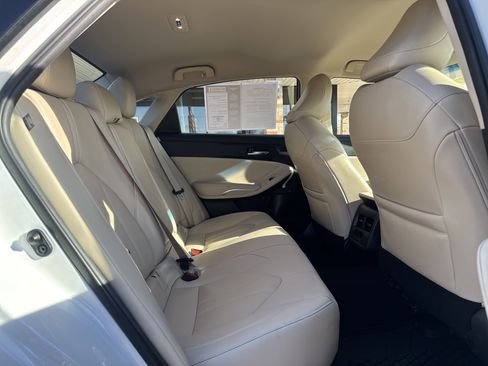 Used 2021 Toyota Avalon XLE image 29
