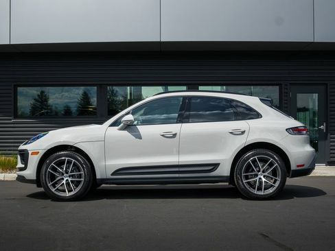 Used 2025 Porsche Macan AWD/4WD image 2