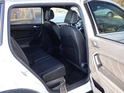 Used 2023 Volkswagen Tiguan SE R-Line image 32