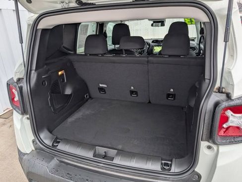 Used 2023 Jeep Renegade Latitude image 24