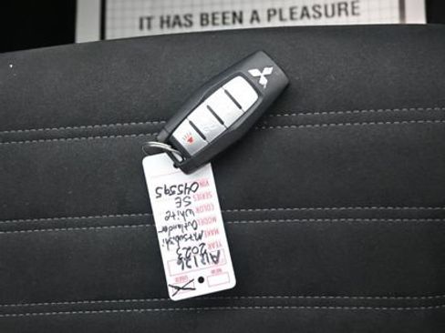 Used 2023 Mitsubishi Outlander SE AWD/4WD image 12