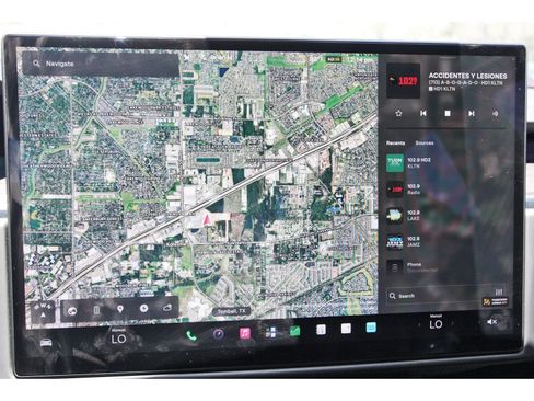 Used 2022 Tesla Model S AWD/4WD image 22