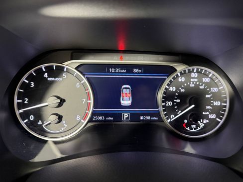 Used 2025 Nissan Sentra SV FWD image 17