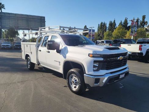 Used 2024 Chevrolet Silverado 2500 W/T w/ WT Convenience Package image 2