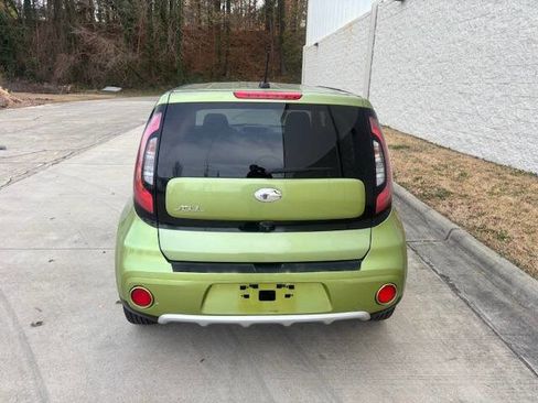 Used 2018 Kia Soul + image 7