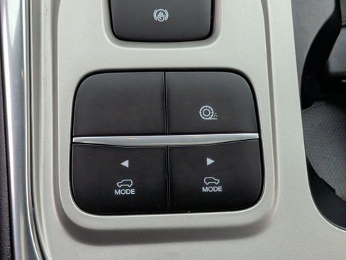 Used 2022 Ford Explorer Limited w/ Equipment Group 301A RWD image 31