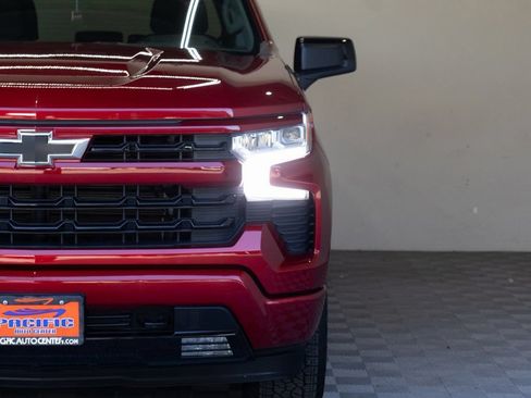 Used 2024 Chevrolet Silverado 1500 RST w/ Z71 Off-Road Package AWD/4WD image 5